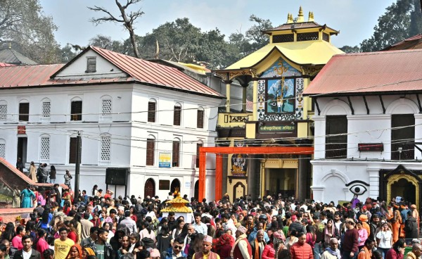 महाशिवरात्रिमा रातभर जाग्राम : पशुपतिदेखि नागेश्वरसम्म भक्तजनको चाप अत्यधिक