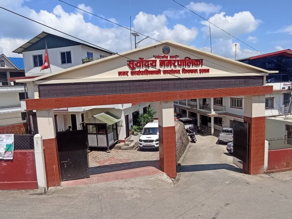 अनुदान दिएर कृषिमा प्रोत्साहन गर्दै सूर्योदय नगरपालिका