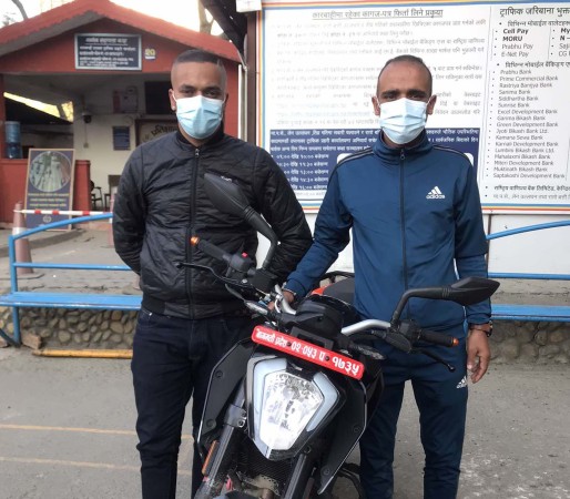 मोटरसाइकल चोरीमा संलग्न दुईजना ट्राफिक प्रहरीको  नियन्त्रणमा