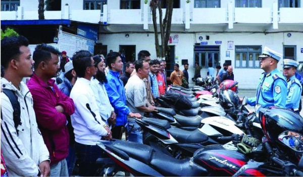 हराएका २२ वटा दुई पाङग्रे सवारी साधन धनीलाई  हस्तान्तरण