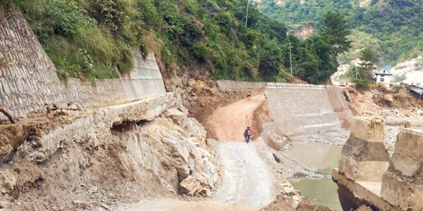 क्षतिग्रस्त बिपी राजमार्गको पुनर्निर्माण गरिँदै