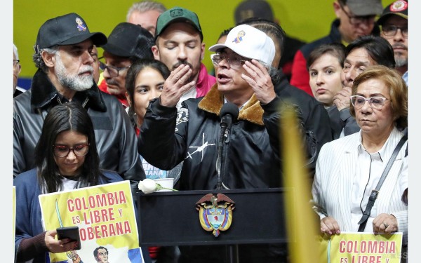 अमेरिकाकाे विराेधपछि पेट्रो–ट्रम्प टकराब : वाकयुद्ध चर्कियो