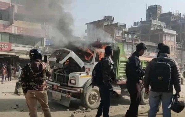 टिपरको ठक्करबाट एकजनाको मृत्यु, बनेपा तनावग्रस्त