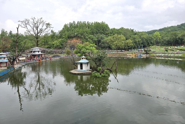 आन्तरिक पर्यटकको रोजाइ बन्दै बाह्रकुने दह