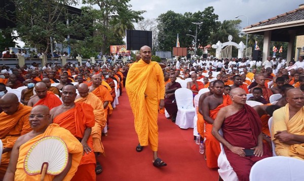 सरकारले धर्मको सम्मान नगरेको भन्दै श्रीलंकामा बौद्ध भिक्षुहरूको दबाब र्‍याली