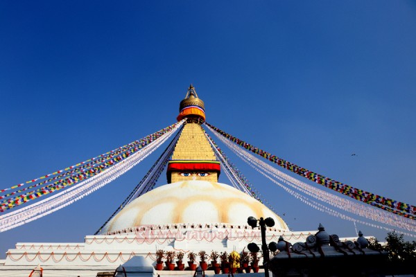 तामाङ समुदायमा चैत्र शुक्ल पूर्णिमा : बौद्धमा बत्ती बालेर बालाजुमा स्नान