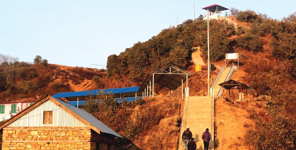पर्यटकका रोजाइमा पर्दै भोजपुरको डाग्बुङ पदमार्ग