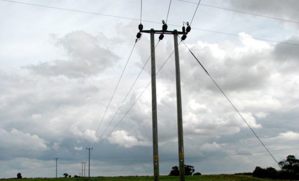 बिजुली पोल पुग्यो, बलेन बत्ती