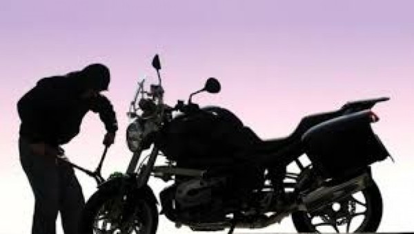 क्षेत्रपाटीबाट चोरी भएको मोटरसाइकल नयाँ बजारमा फेला