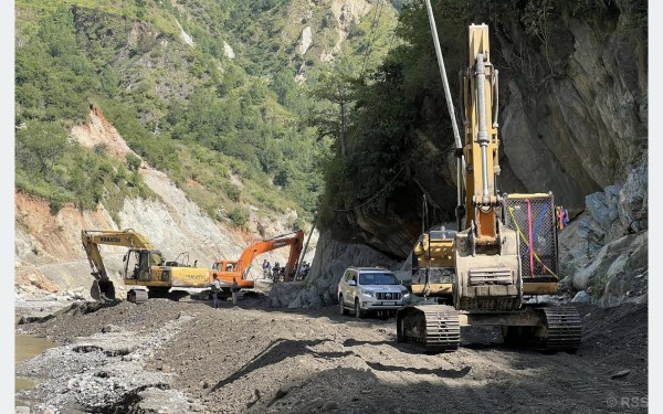 वर्षायाममा पुनर्निर्मित बिपी राजमार्गबाटै यातायात सञ्चालन गर्ने तयारी