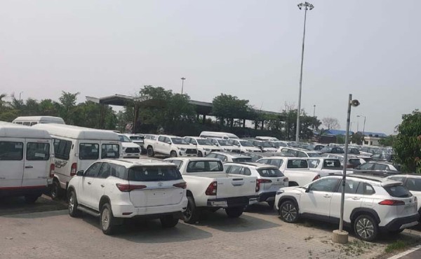 वीरगञ्ज नाका हुँदै दुई महिनामा सात अर्बका सवारीसाधन भित्रिए