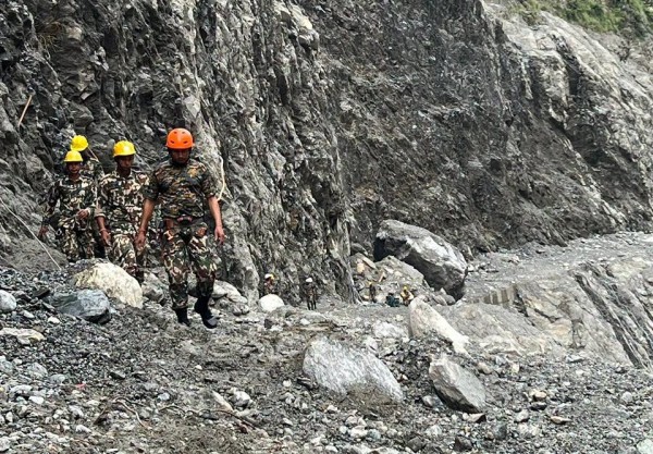 चितवनमा फेला परेका ३६२ शवमध्ये ३३३ को व्यवस्थापन, ६८ जना आफन्तको डीएनए नमूना सङ्कलन