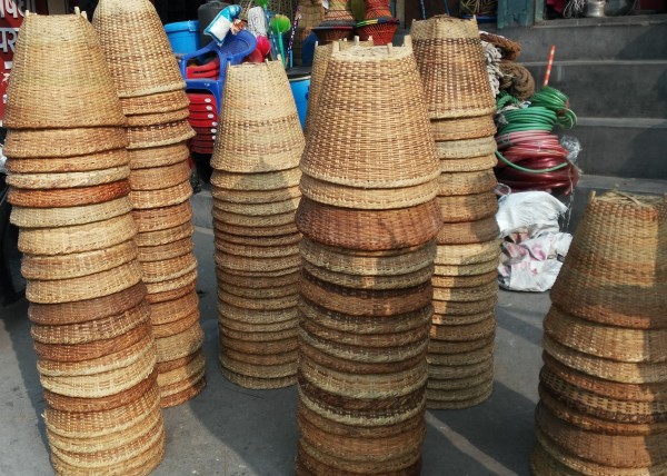 सुदूर पहाडमा पाइँदैन डोको, डालो र भकारी