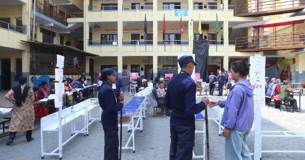 नवपुस्ताका मतदाता भन्छन् : ‘हाम्रो भविष्यसँग फेरि खेलबाड नहोस्’