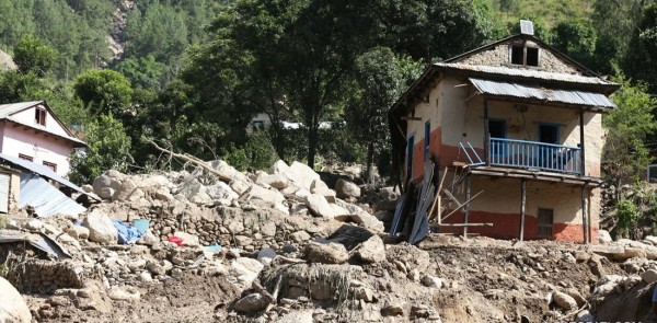 कास्कीमा पहिरोबाट पाँच परिवार प्रभावित