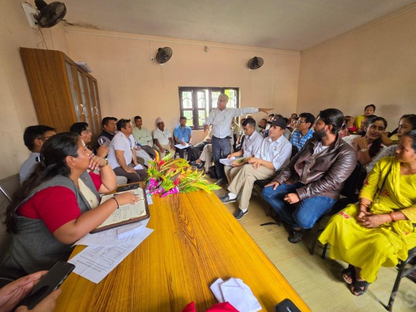 बजारमा कृत्रिम अभाव सृजना गरेको देखिए तत्काल खबर गर्न अनुरोध