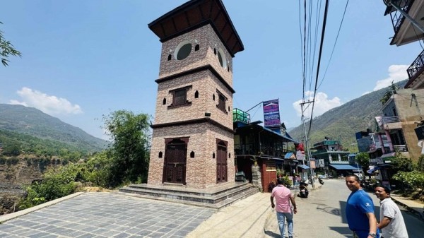 ८० लाख लागतमा निर्मित कुश्मा बजारको घण्टाघर दुई वर्षदेखि प्रयोगहीन
