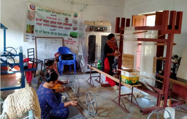 केराको ‘फाइबर’बाट हस्तकलाका सामग्री