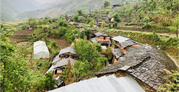 विकासले उज्यालिँदै गरेका गाउँ बसाइसराइले अँध्यारा बन्दै