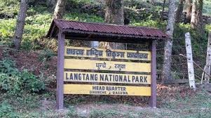 वन्यजन्तुबाट प्रभावित किसानलाई राहत वितरण