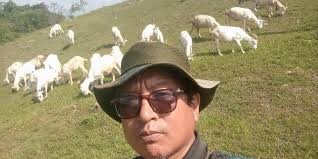 बाख्राको दूधबाट चिज बनाएर आम्दानी गर्दै गुरुङ