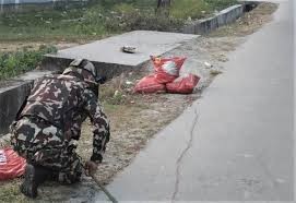 कनकाई पुल नजिक राजमार्गमा शङ्कास्पद वस्तु फेला