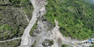 फापरखेतको पहिरोको विकल्पमा बेलिब्रिज बनाउने योजना अन्यौलमा