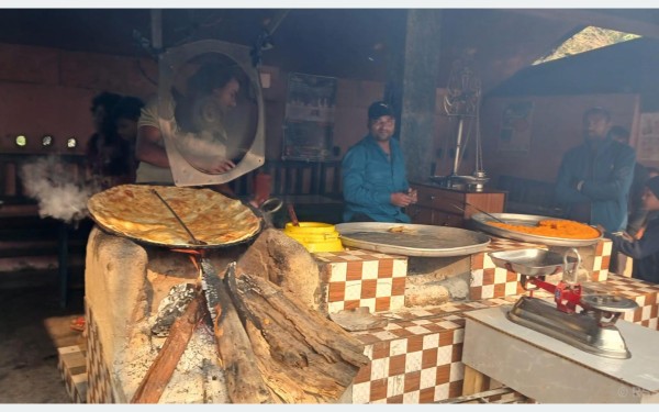 चार दशकदेखि हलुवा पराठाको स्वाद चखाउँदै अरमान