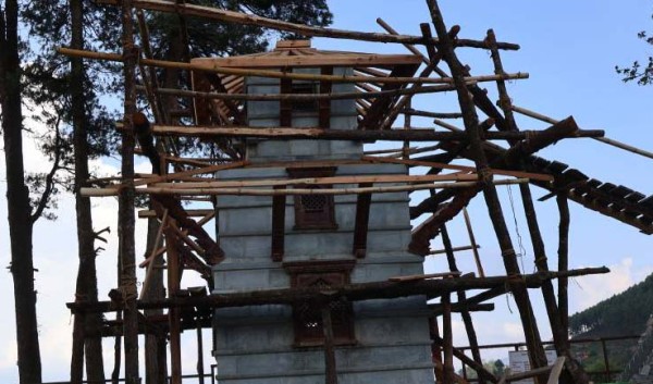 एउटै ढुङ्गाबाट मालिका भगवती मन्दिरको पुनःनिर्माण