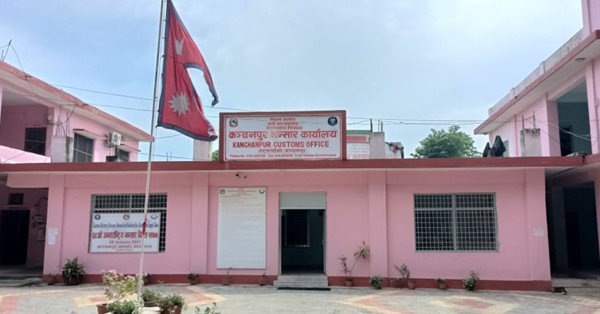 अवैध रूपमा भित्रिएका इलेक्ट्रिक स्कुटर धमाधम जफत