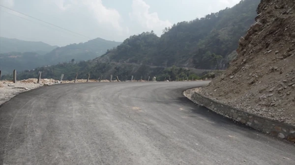 त्रिभुवन र कान्ति राजमार्गमा दुईतर्फी यातायात सञ्चालन