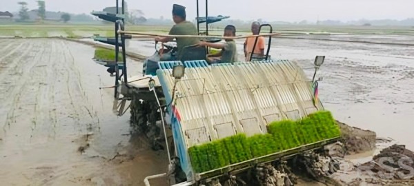 आधुनिक प्रविधिको प्रयोगबाट कृषि क्रान्ति गर्दै किसान