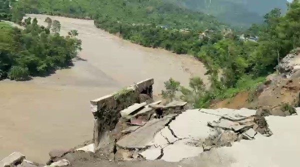 कृष्णभीरको सडक मर्मत विज्ञ टोलीको अध्ययनपछि मात्र गरिने