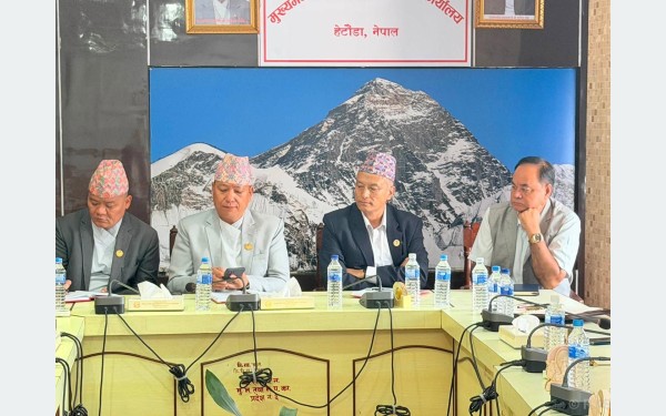 मुख्यमन्त्री कार्यालयमा आपत्कालीन बैठक सुरु, मुख्यमन्त्री थापाद्वारा सावधानी अपनाउन अनुरोध