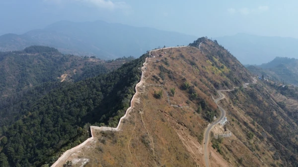 खोटाङको ‘तुवाचुङ मिनी ग्रेटवाल’ पर्यटकीय आकर्षणको केन्द्र बन्दै