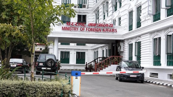 एशिया र अफ्रिकास्थित नेपाली कूटनीतिक नियोगका अधिकारीसँग छलफल