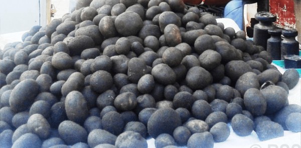 थारु समुदायको भान्सामा हराउँदै ‘फुटकी च्याउ’ को स्वाद