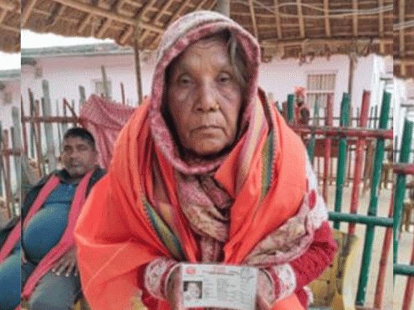 ७८ वर्षका उमेरमा नागरिकता पाएपछि कपलेश्वरीले भनिन्, ‘अब ढुक्कले मर्छु’