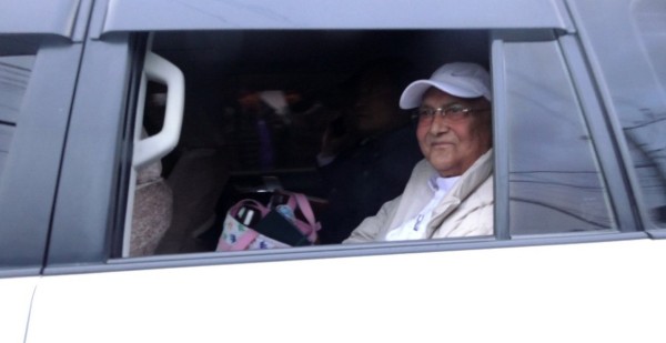 त्रिवि अस्पतालमा ओलीको परीक्षण हुँदै