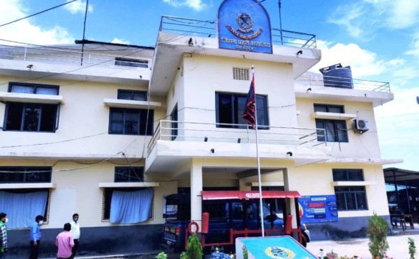 आधिकारिकताबिनाका  कुनै सामान खरिद नगर्न प्रहरीको आग्रह