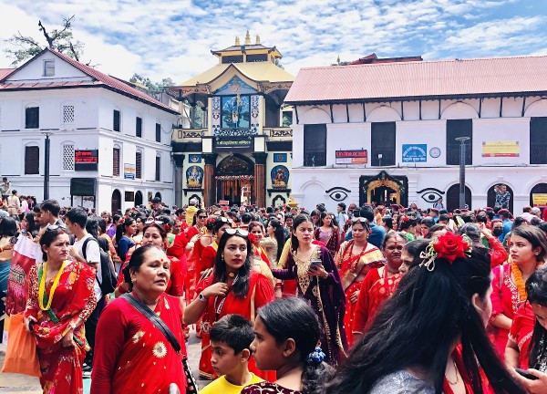 तीजको तयारी : पशुपतिनाथमा बाहिर चार, भित्र आठ लाइन रहने