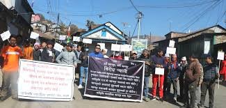 मध्यपहाडी लोकमार्ग बनाउन माग गर्दै आन्दोलन