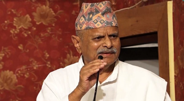 पत्रकारिता ऐनाजस्तै सत्यतथ्य देखाउने माध्यम हो : पूर्वराष्ट्रपति यादव