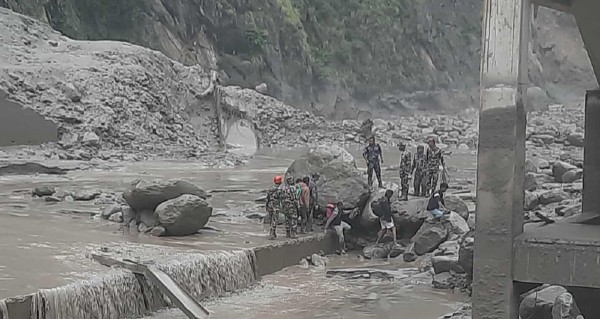 रसुवागढीस्थित सुख्खा बन्दरगाहको सफाइ सुरु