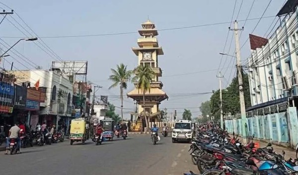 सडक विस्तारको विरोधमा वीरगञ्जकाे मुख्य व्यापारिक क्षेत्र बन्द