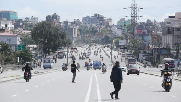 वर्षा रोकिएसँगै काठमाडौँ उपत्यकाको जनजीवन सामान्य बन्दै