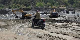 थिलथिलिएको बिपी राजमार्गमा कहिलेसम्म कठिनाईपूर्ण यात्रा ?