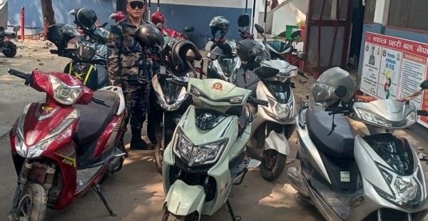 भन्सार छलेर ल्याइएका स्कुटर नियन्त्रणमा