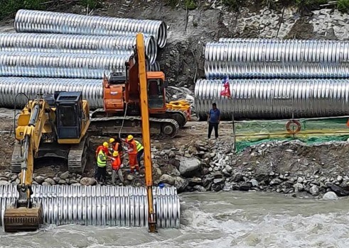 स्याफ्रुबेँसी–टिमुरे राजमार्गमा हल्का सवारीसाधन सञ्चालन