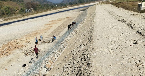 आँधीखोलामा तटबन्ध निर्माण हुँदै